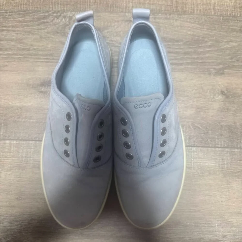Ecco light blue